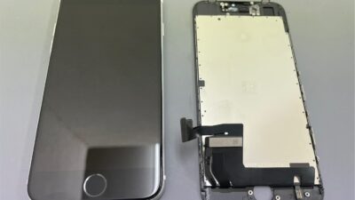 iPhoneSE2インカメラ付近のガラス割れ修理【iPhone修理川越】