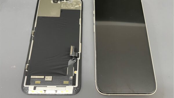 iPhone13落として画面ブラックアウトの修理【iPhone修理川越】