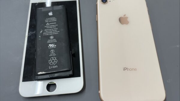 iPhone8バッテリー膨張&画面修理【iPhone修理川越】