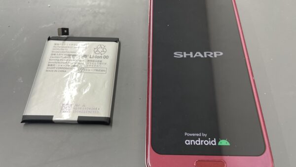AQUOS R2(706SH)バッテリー交換【スマホ修理川越】