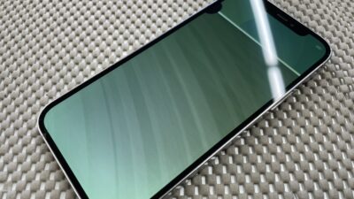 iPhone12グリーンフラッシュ【iPhone修理川越】