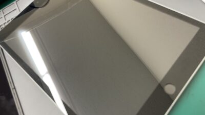 【川越】iPad 第9世代 液晶交換｜画面が真っ白・線が入る・映らない症状も！