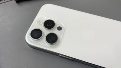【川越】iPhone16 Proリアカメラに紫の線・斑点が出る症状で交換修理｜大宮・川越周辺で高額見積もり後にご来店