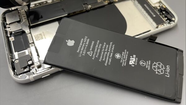 即日修理iPhoneSE2バッテリー交換【iPhone修理川越】
