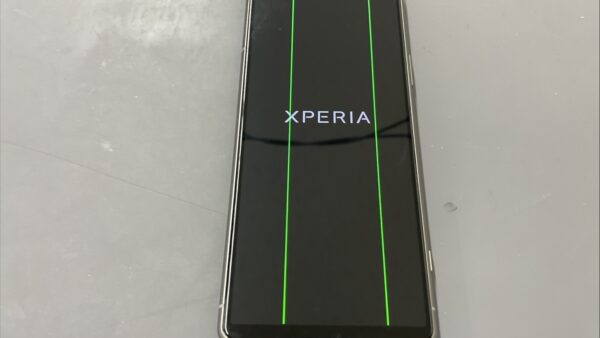 XPERIA 5Ⅲ画面に縦線が入る症状の修理【スマホ修理川越】