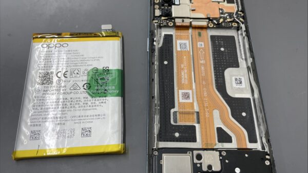 【川越】OPPO Reno5 A バッテリー交換｜充電の減りが早い症状を即日改善　SmaFast