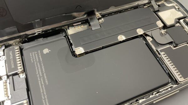 【川越】iPhone 15 Pro 画面修理|ブラックアウトで操作不可・リピートでのご依頼