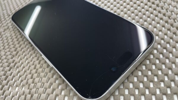 【川越】iPhone16 画面修理|即日対応・データそのまま|液晶パネル選択可