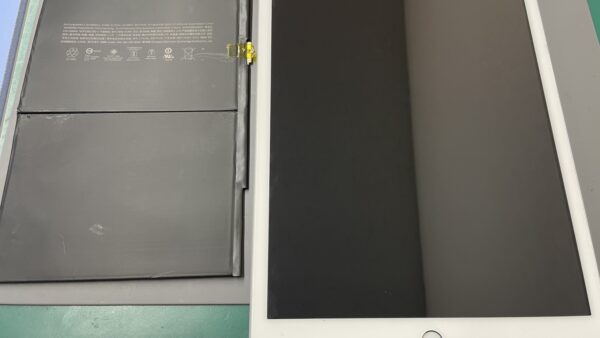 【川越】iPad 第7世代 バッテリー交換|入間郡三芳町から来店(中古購入後、充電が一定以上増えない症状)
