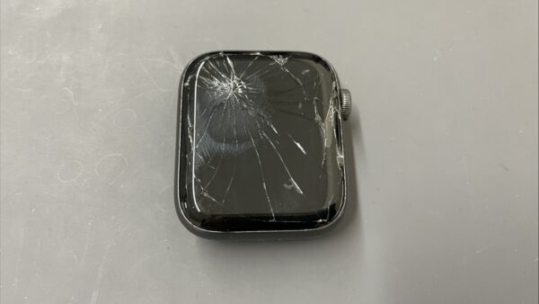 AppleWatch4ガラス割れ画面修理【AppleWatch修理川越】