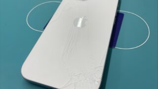iPhone15背面ガラス割れ修理【iPhone修理川越】