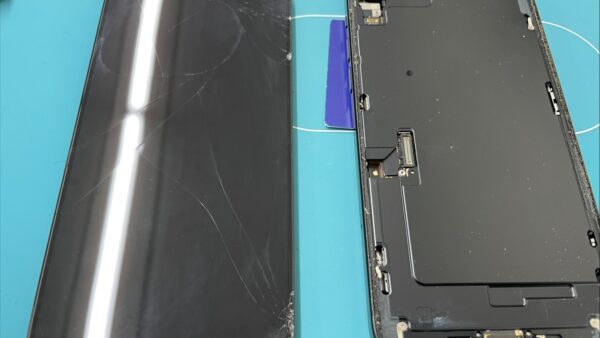 iPhone15Plus液晶故障の画面修理【iPhone修理川越】