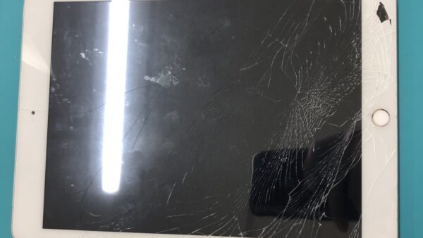 iPadガラス割れの画面修理【iPad修理川越】