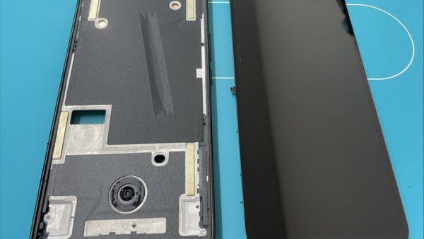 ZTE Libero 5G Ⅲ画面ブラックアウトの画面修理【スマホ修理川越】