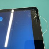 iPad第9世代画面割れで中が見える状態【iPad修理川越】