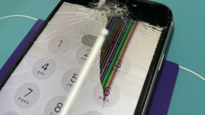 画面破損液晶漏れのiPhoneSE2画面修理【iPhone修理所沢】