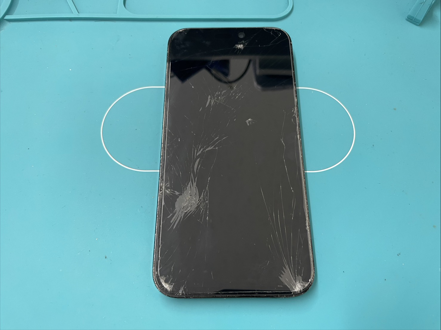 iPhone14ProMax画面割れの修理【iPhone修理川越】 | iPhone・iPad