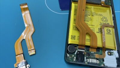 AQUOS充電ができない即日修理【アンドロイドスマホ修理川越】