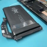 バッテリー膨張で異臭もする危険な状態の修理【アンドロイドスマホ修理川越】