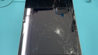 バキバキの画面割れiPad第9世代修理【iPad修理川越】