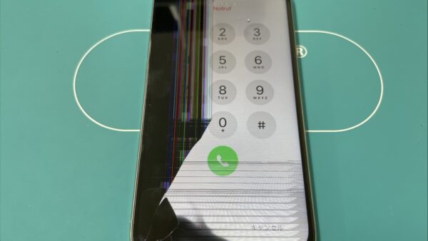 iPhone15Pro画面故障、タッチ誤作動でロックが掛かる【iPhone修理川越】