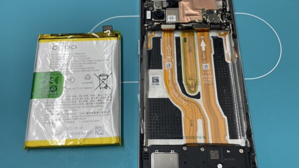 川越でOPPO Reno9 Aのバッテリー交換!充電していないと電源が落ちる症状でご相談【スマホ修理川越】