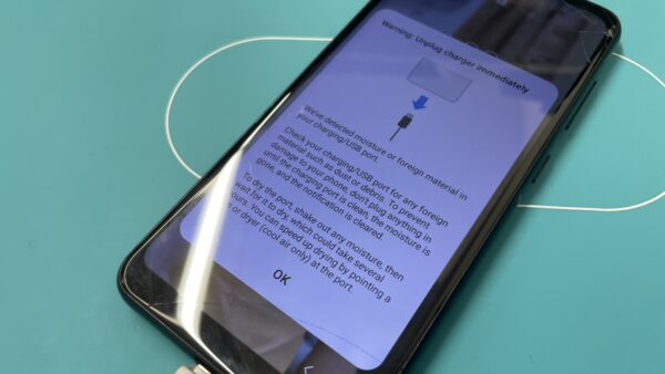充電をすると警告が出て、充電ができない【Android修理川越】