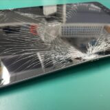 iPadがくの字に曲がってしまった【iPad郵送修理】