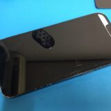 iPhone14の画面割れと液晶が真っ黒で見えない状態