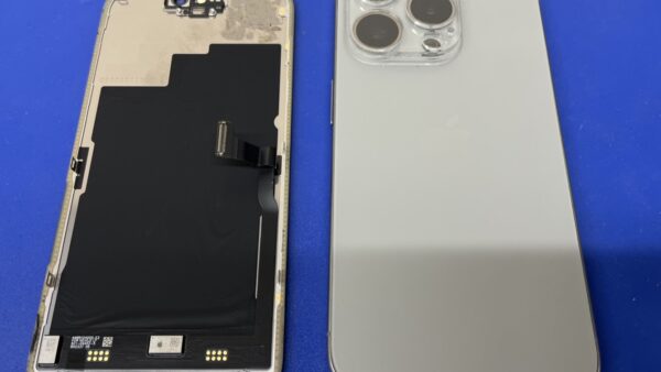 iPhone15Pro画面故障も即日修理【iPhone修理金沢文庫】