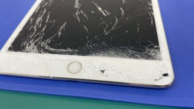 バキバキのiPad画面修理ご依頼【iPad修理金沢文庫】