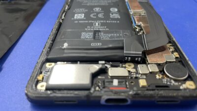 GooglePixel7aバッテリー膨張修理【スマホ修理金沢文庫】