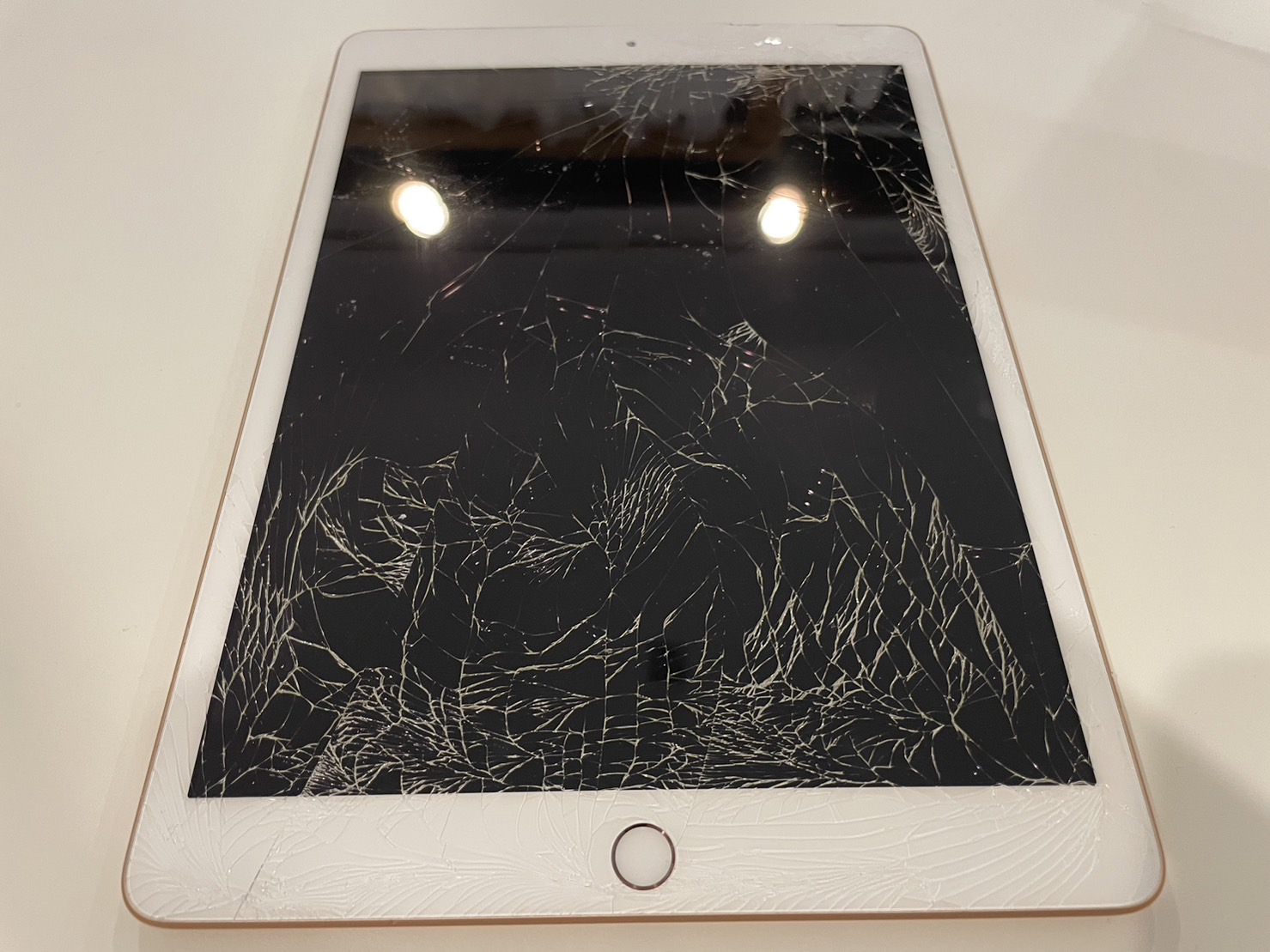 iPad8ガラス割れ画面修理【iPad修理所沢】 – 所沢のiPhone修理