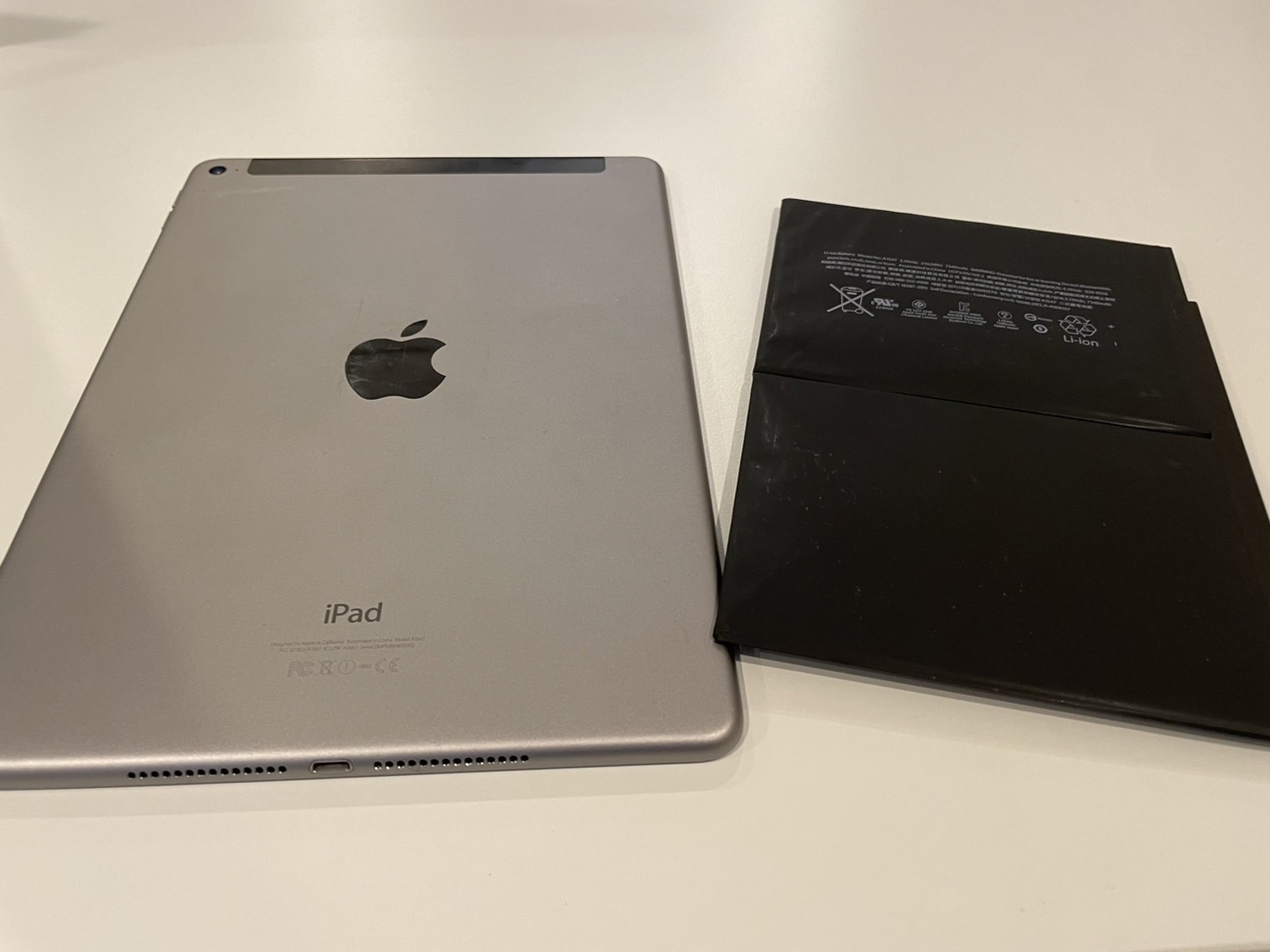 iPadAir2バッテリー膨張修理【iPad修理所沢】