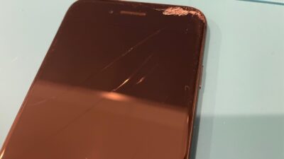 iPhone8ガラス割れ画面修理【iPhone修理所沢】