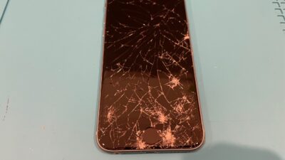 iPhone6sバキバキの画面割れ修理【iPhone修理所沢】