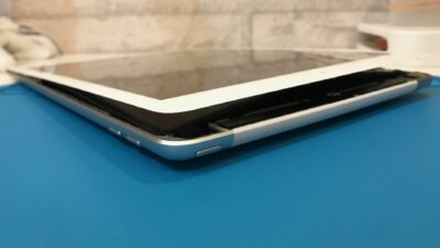 iPad第6世代 バッテリー膨張【iPad修理所沢】