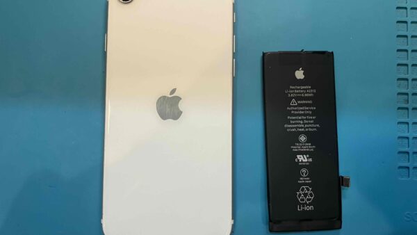 iPhoneSE2バッテリー交換【iPhone修理所沢】