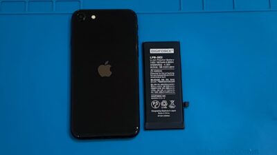 iPhoneSE2のバッテリー交換【iPhone修理所沢】