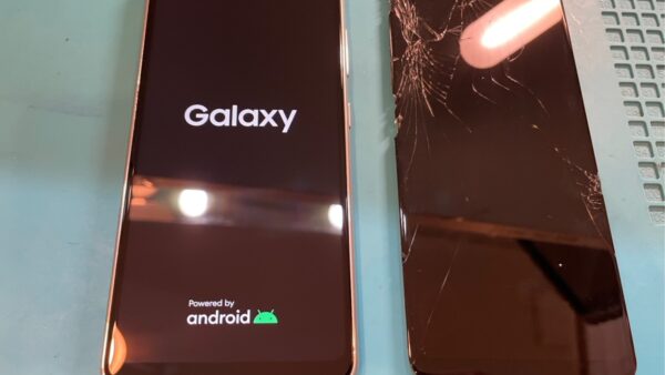 GalaxyA21(SCV49)ガラス割れの画面修理【スマホ修理所沢】