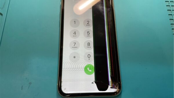 iPhone11液晶故障の画面修理【iPhone修理所沢】