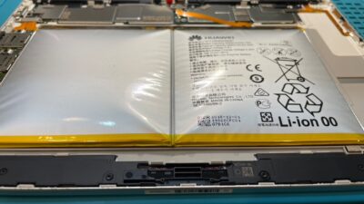 docomoタブレットd-tabバッテリー膨張【スマホ修理所沢】