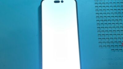 iPhone14ProMaxホワイトスクリーンの画面修理【iPhone修理所沢】