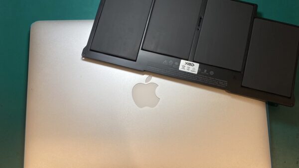 MackBookAir充電が0%表示で充電がたまらない状態の修理【MacBook修理】