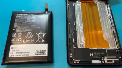 XPERIA5Ⅱバッテリー膨張の修理【スマホ修理所沢】