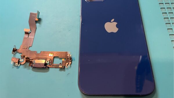 iPhone12PCと接続できない充電口故障の修理【iPhone修理所沢】