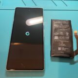 背面ガラスが外れてしまったGooglePixel7aの修理【スマホ修理所沢】