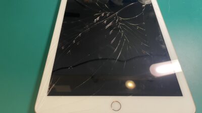 iPad第6世代ガラス割れ画面修理【iPad修理所沢】