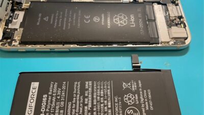 画面が出っ張るバッテリー膨張の修理【iPhone修理所沢】