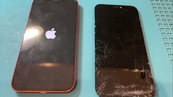 iPhone12miniバキバキの画面修理【iPhone修理所沢】